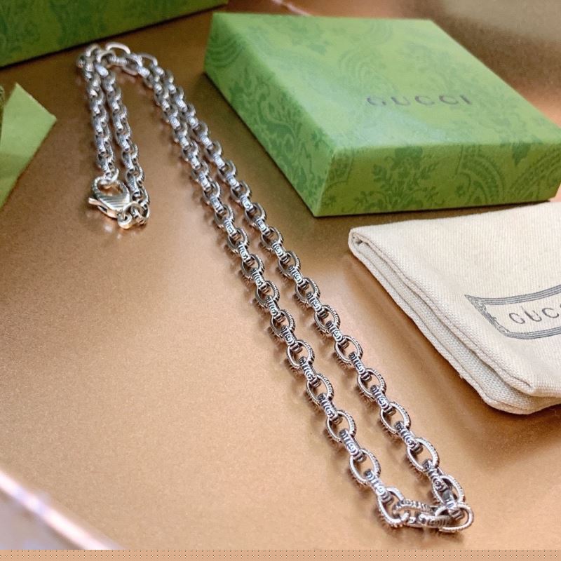 G*u*i necklaces